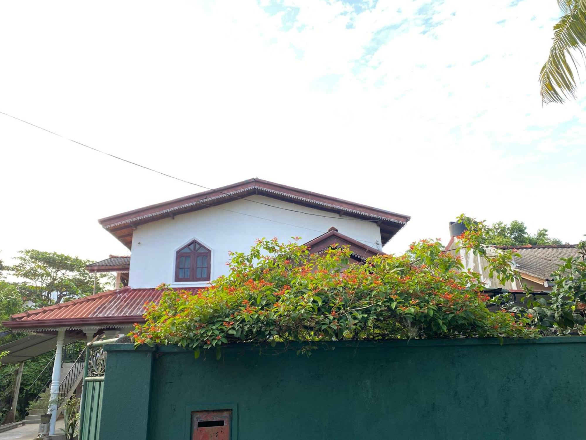 AlsonVilla Tourist Guest House Hikkaduwa Extérieur photo