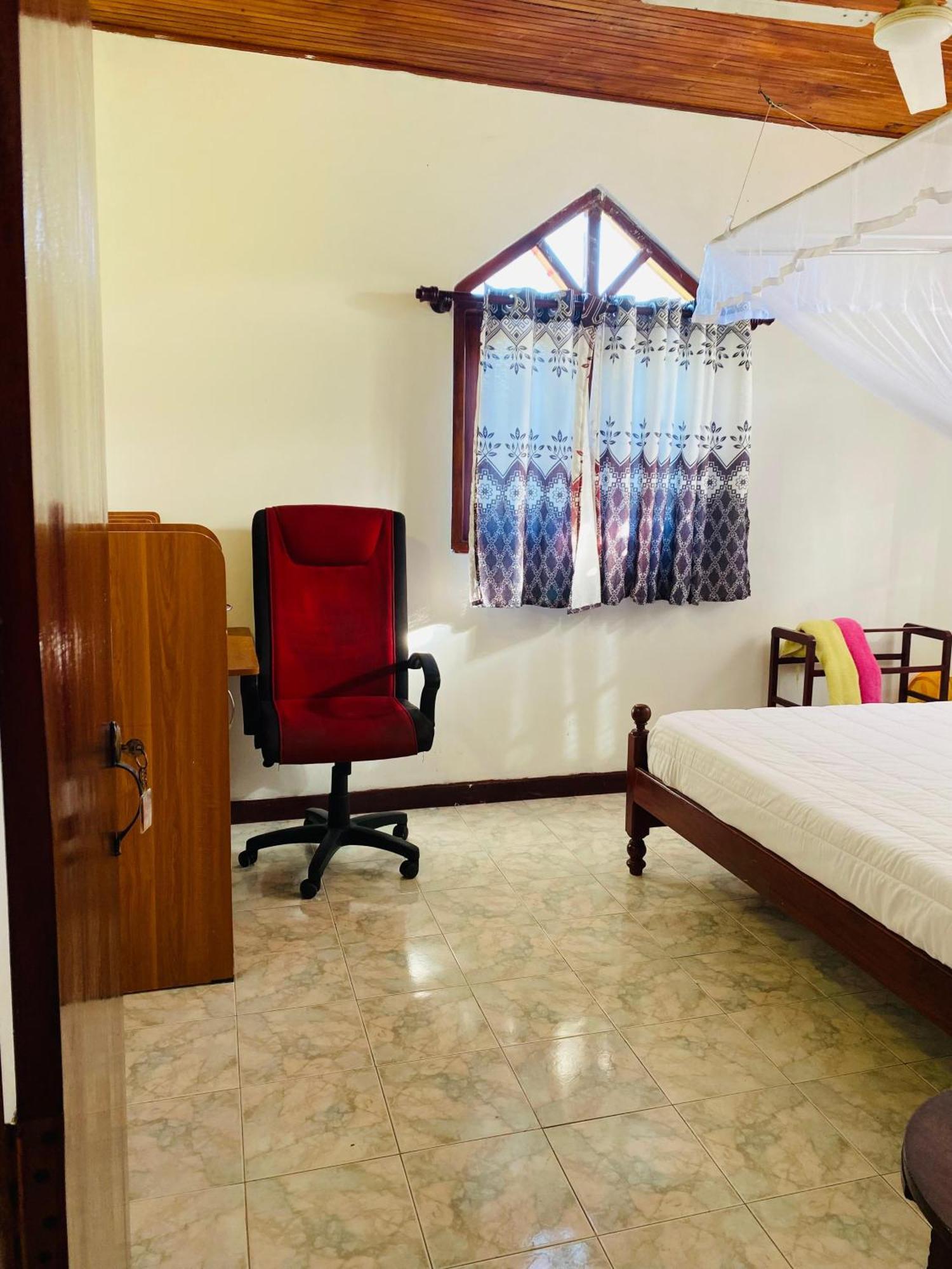 AlsonVilla Tourist Guest House Hikkaduwa Extérieur photo