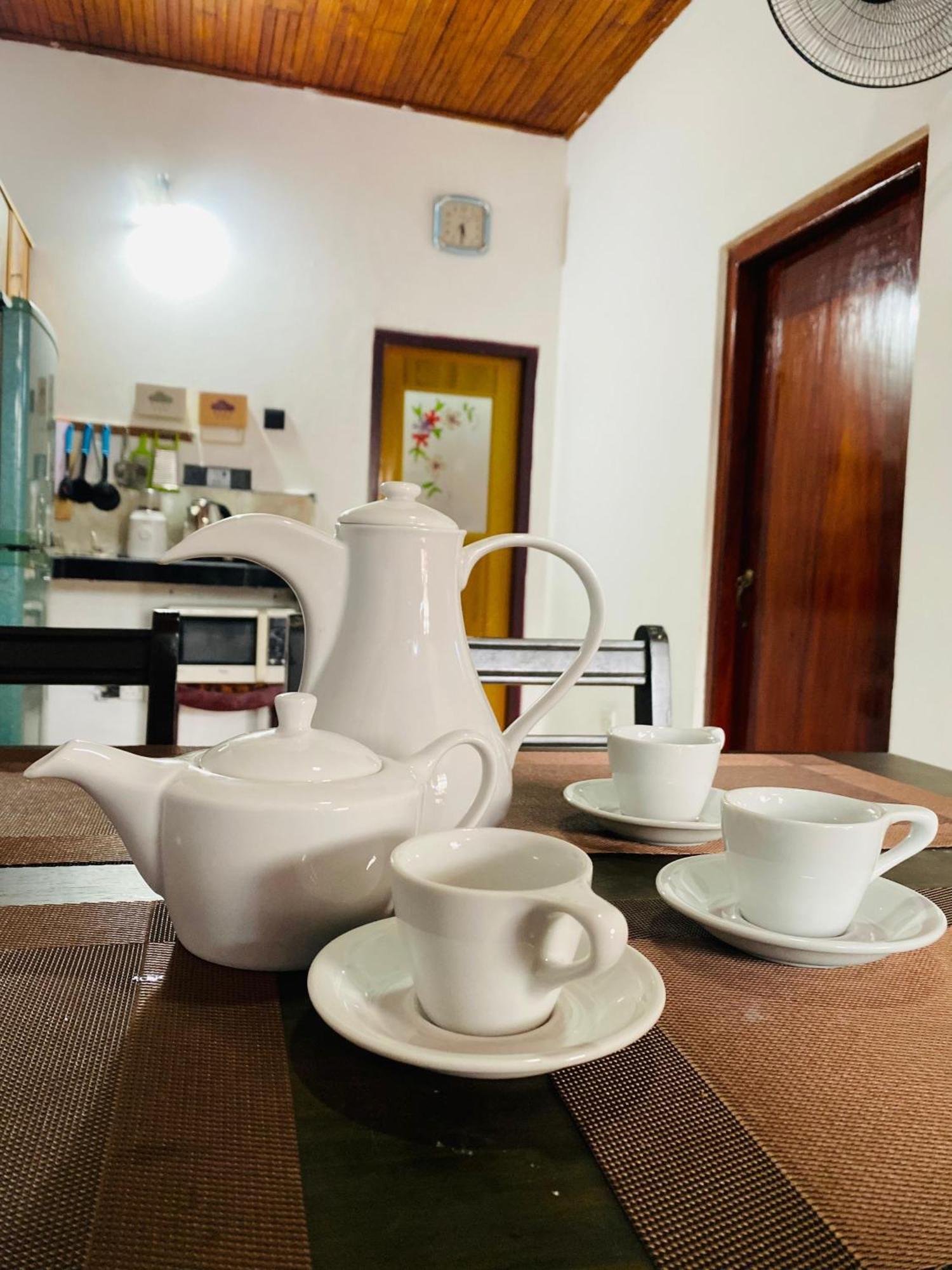 AlsonVilla Tourist Guest House Hikkaduwa Extérieur photo