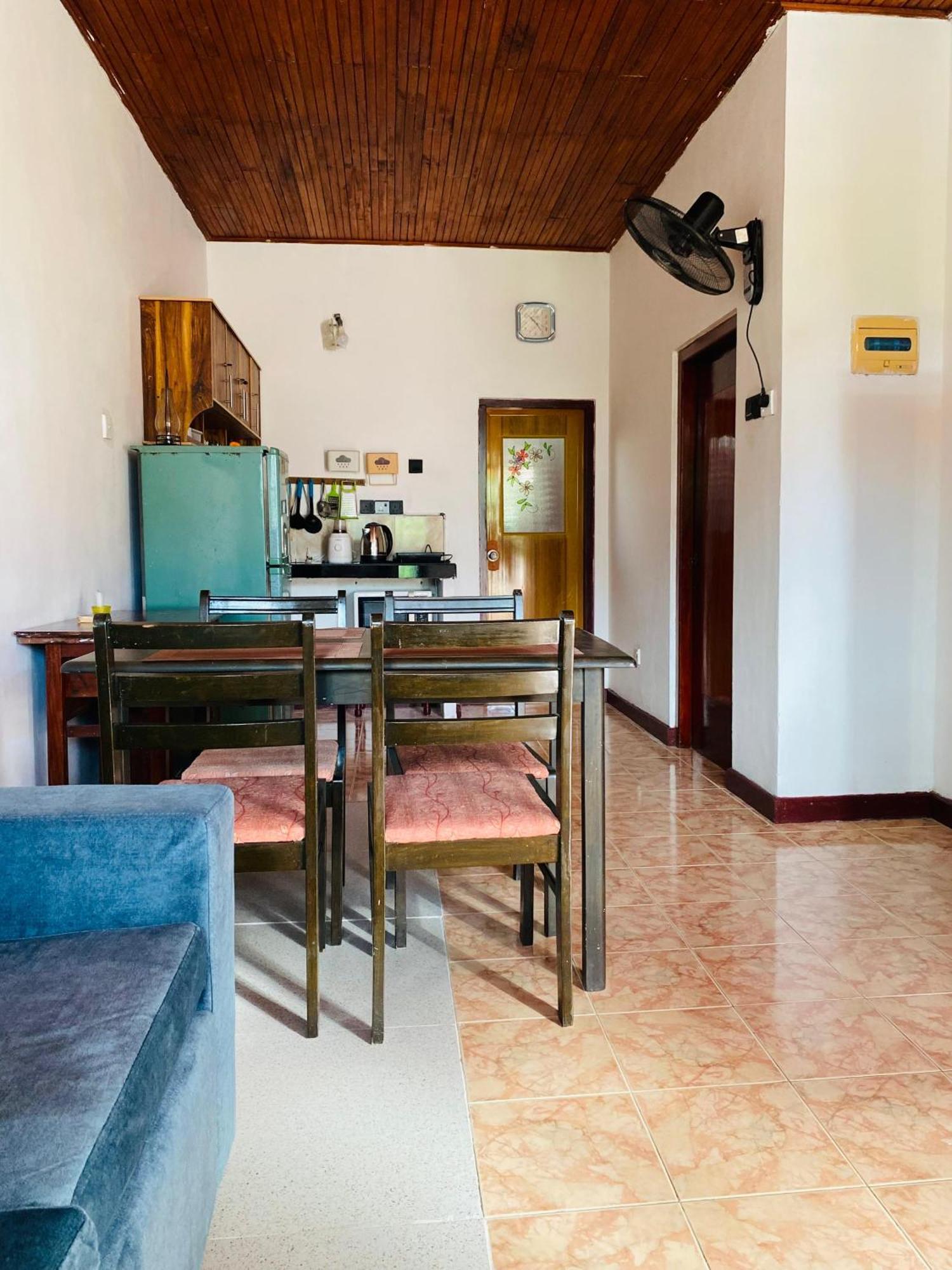 AlsonVilla Tourist Guest House Hikkaduwa Extérieur photo