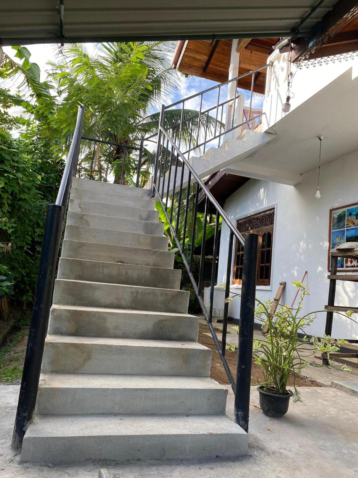 AlsonVilla Tourist Guest House Hikkaduwa Extérieur photo