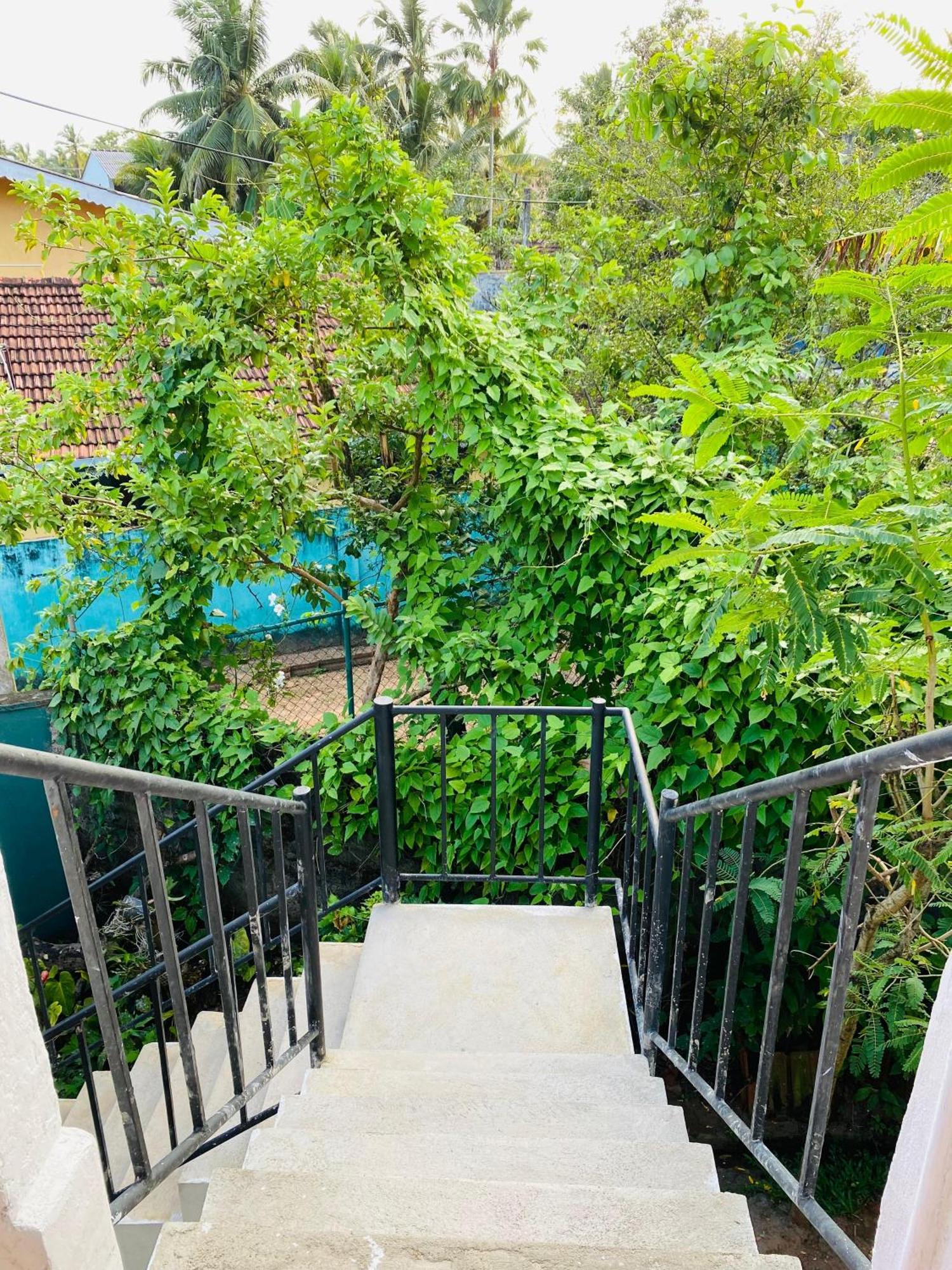 AlsonVilla Tourist Guest House Hikkaduwa Extérieur photo