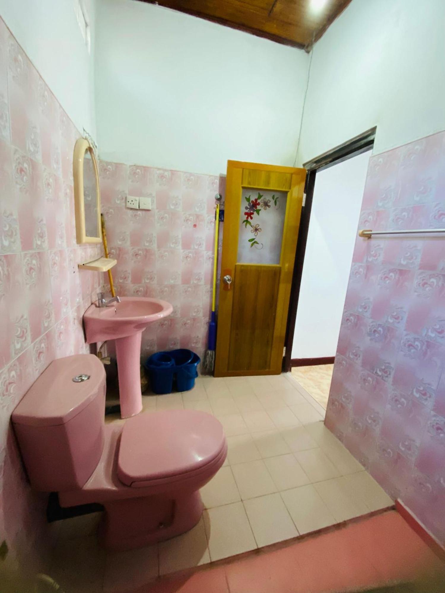 AlsonVilla Tourist Guest House Hikkaduwa Extérieur photo