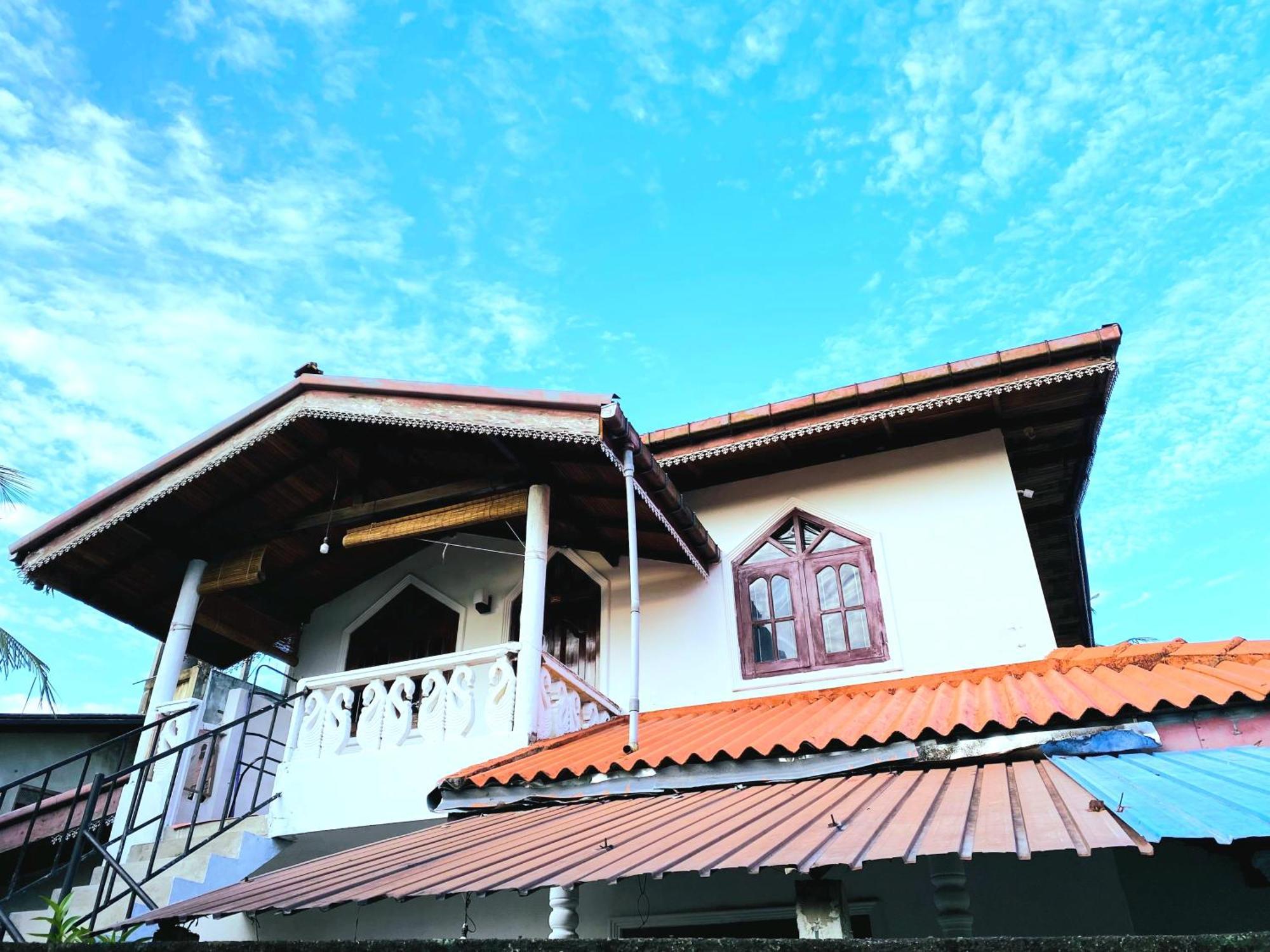 AlsonVilla Tourist Guest House Hikkaduwa Extérieur photo